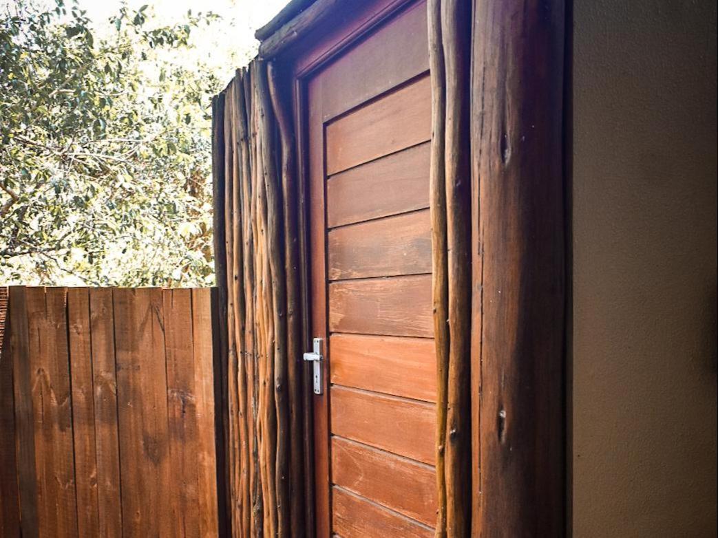 Ihlozi Bush Lodge Hluhluwe Bagian luar foto